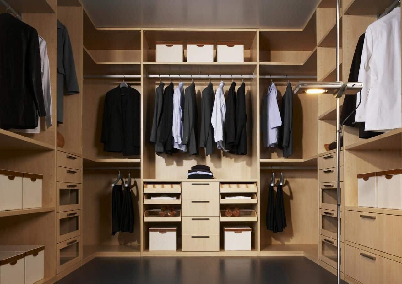 How Do You Maximize Space In A Fitted Wardrobe?